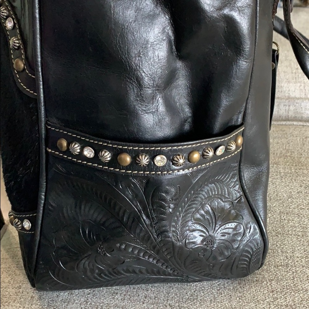 To many purses - Picture 2 of 4